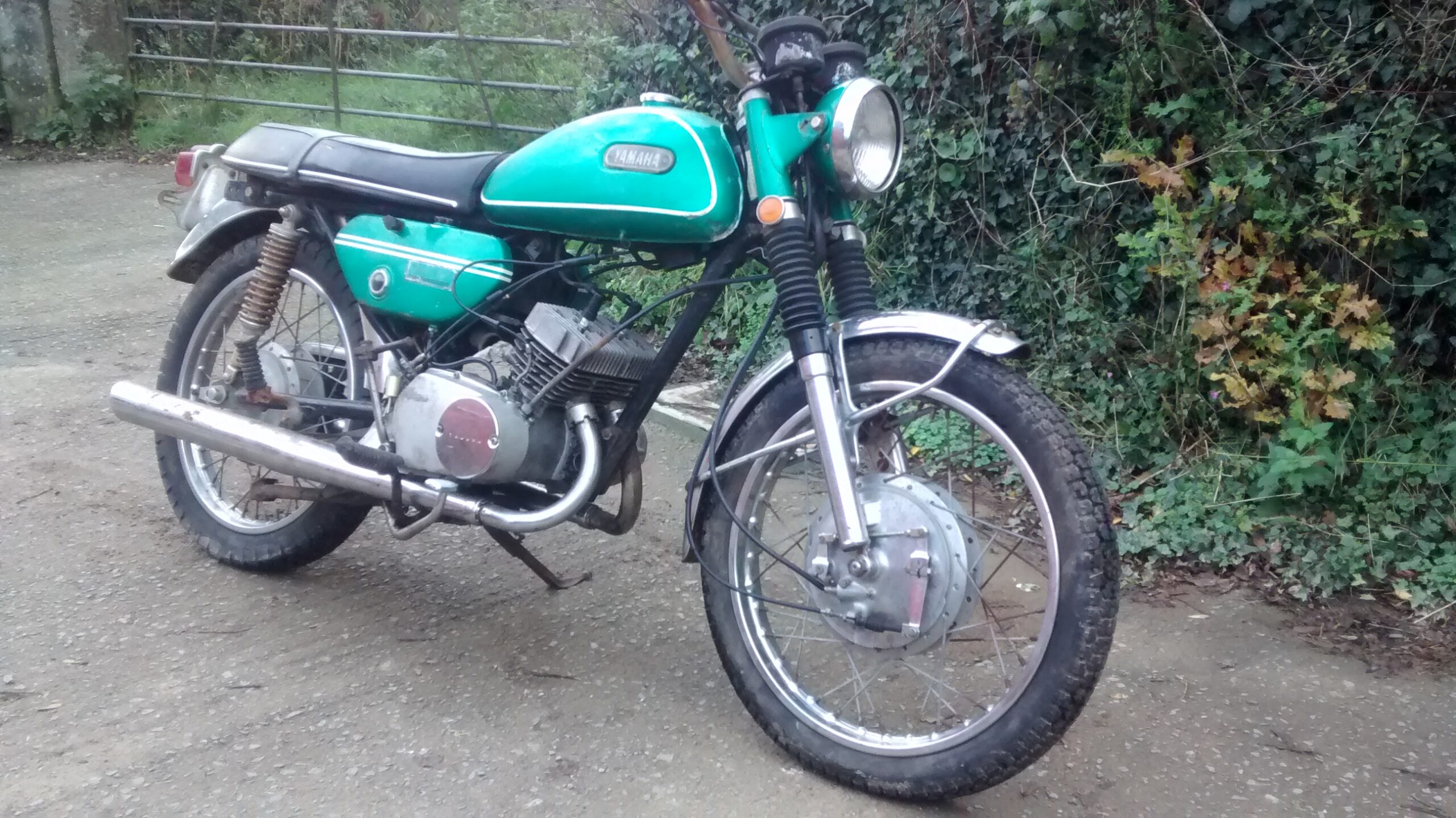 vintage yamaha motorcycle